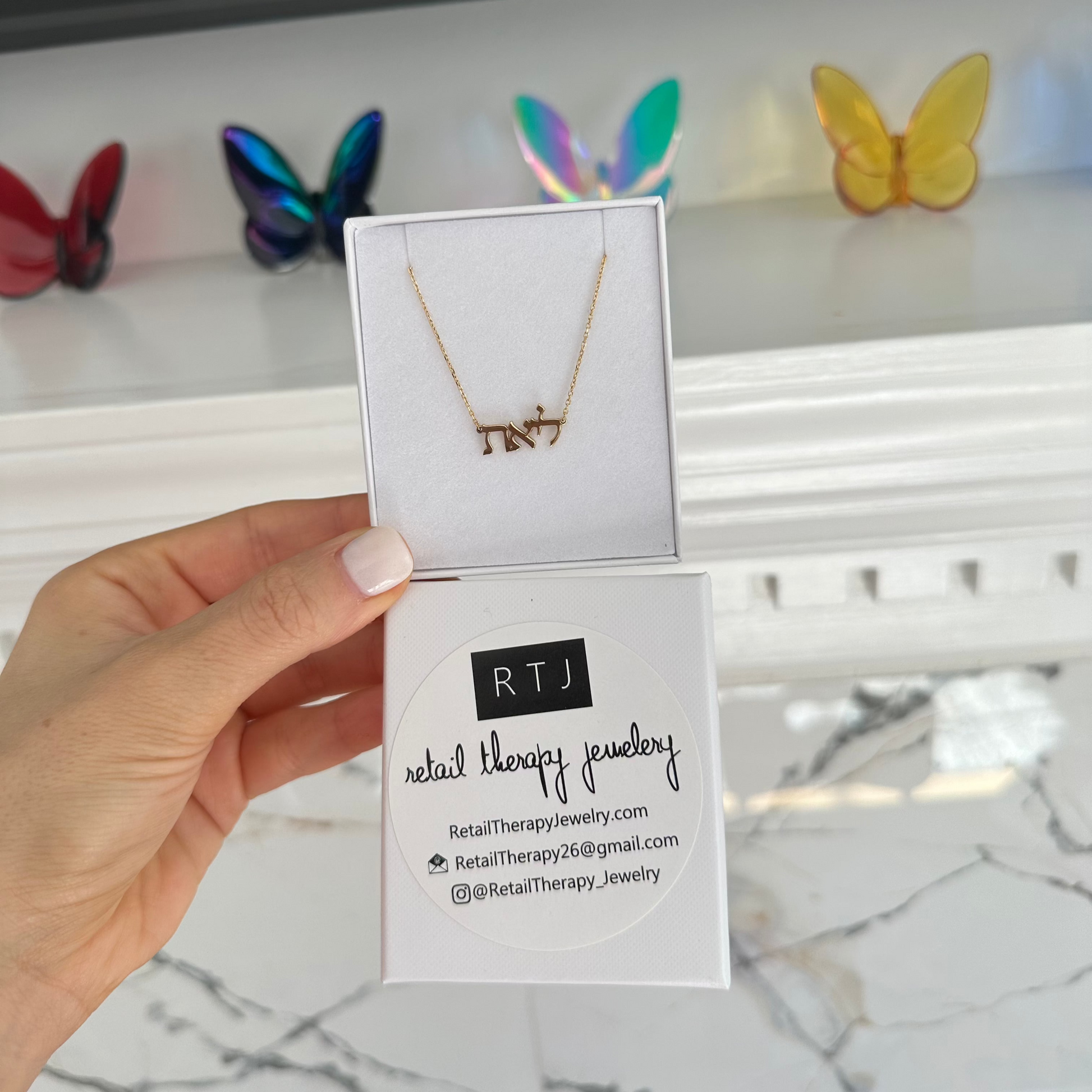Hebrew Nameplate Necklace - Retail Therapy Jewelry
