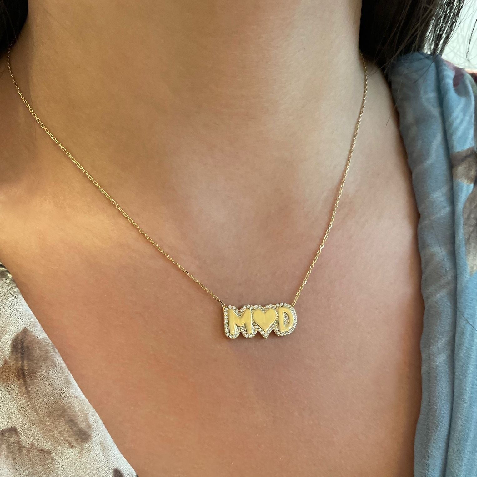 14K Gold Bubble Letter Necklace - V