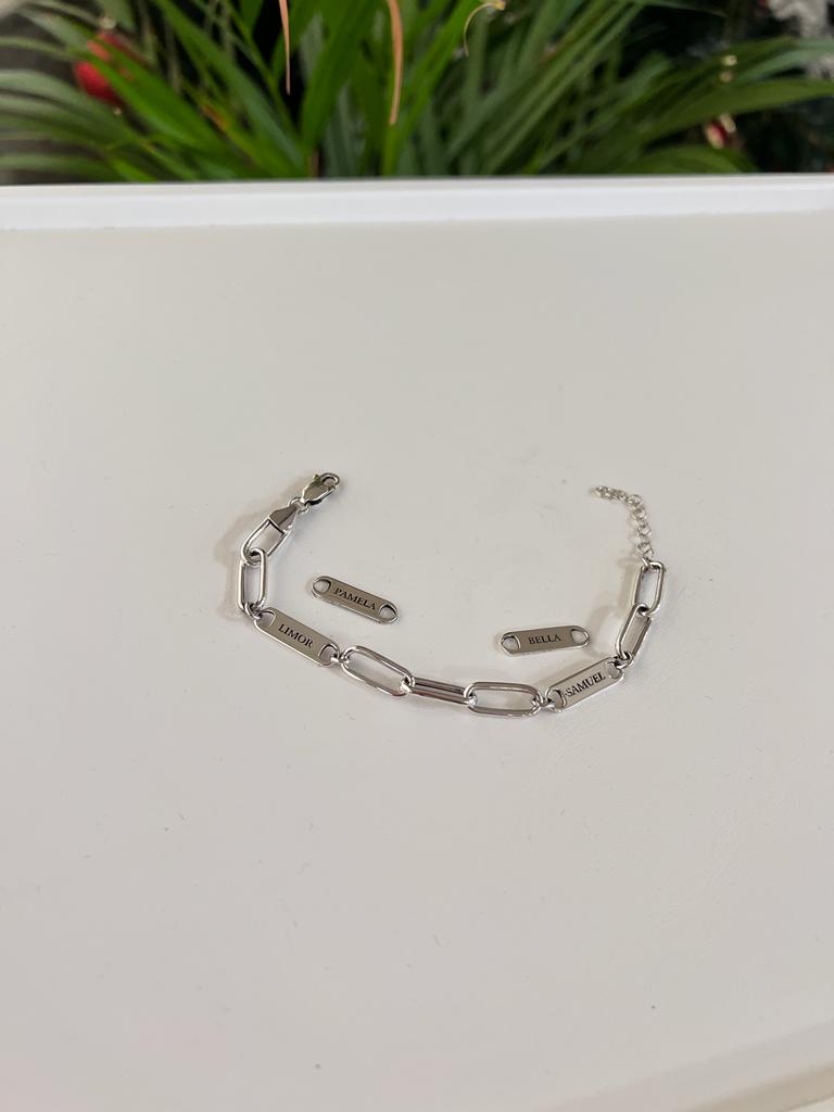 Chaya Paperclip Link Bar Nameplate Bracelet